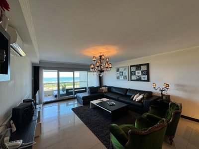 Apartamento en Brava, 3 dormitorios *