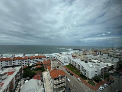 Apartamento en Alquiler Temporada de 2 dormitorios en Punta del este , Península , Gorlero 