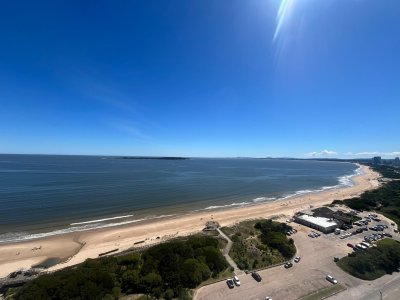 Apartamento en Venta de 4 Dormitorios en Torre Millenium , Punta del este , Playa Mansa 