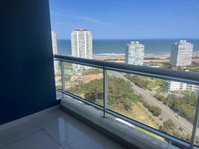 One piso alto con toda la vista a la brava