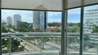 Apartamento de 3 dormitorio en Ocean Drive , Punta del este , Playa Brava 