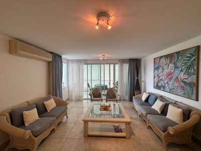 Apartamento Codigo #Brava, 3 dormitorios y dependencia