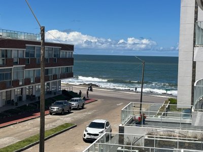Apartamento en Venta de 2 dormitorios en Punta del este , Península , Gorlero 