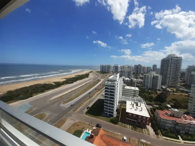 Apartamento en Venta de 3 dormitorios en  Punta del este , Playa Brava , Torre Tiburon