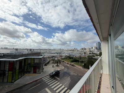 Apartamento de 2 dormitorios en venta en el Puerto , Punta del Este 