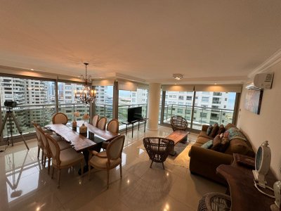 Espectacular apartamento en torre de lujo