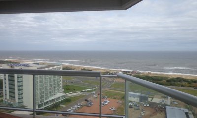 Apartamento de 3 dormitorios en Torre Look Brava , Punta del este , Playa Brava