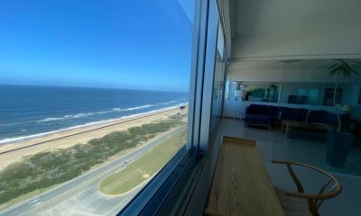 Apartamento en Venta de 3 dormitorios en Punta del este , Playa Brava , Edificio Tiburón
