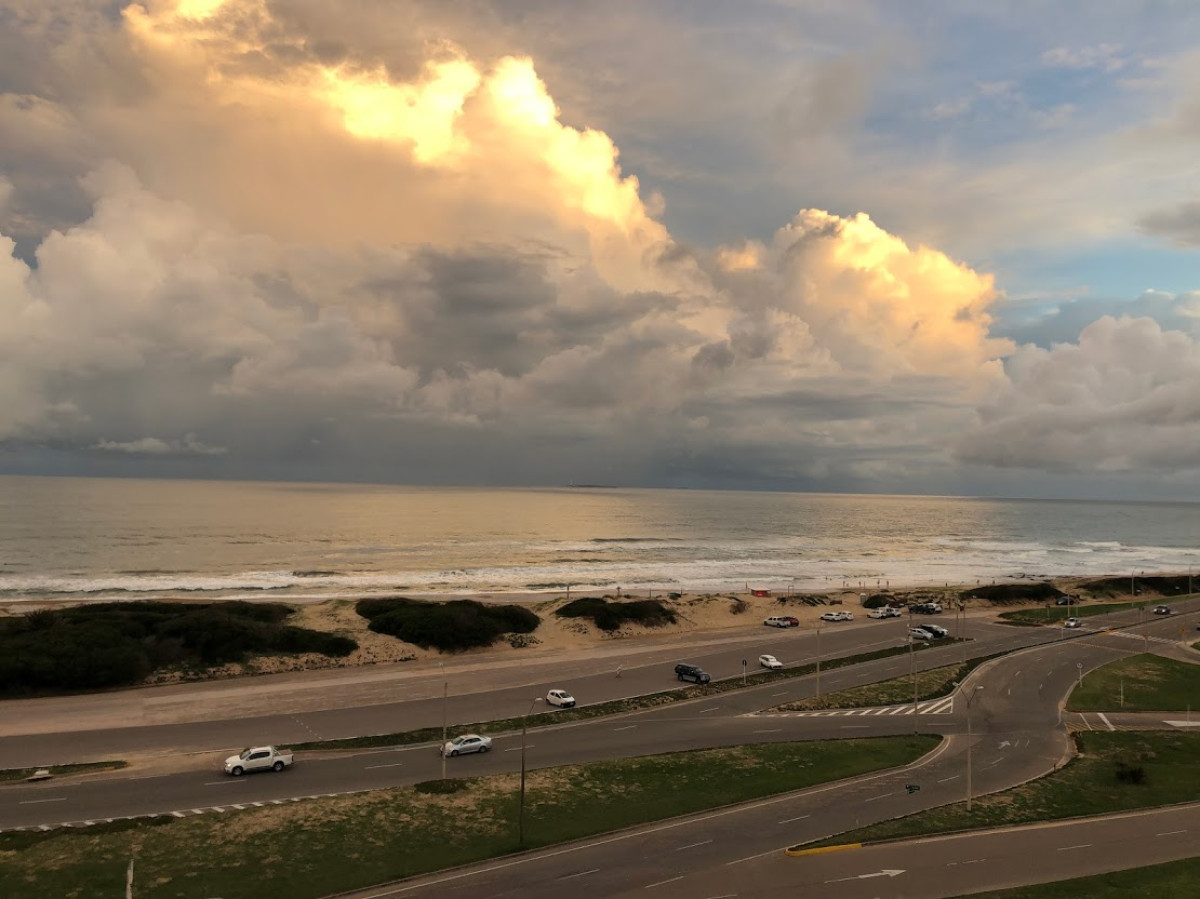 Apartamento frente al mar en la Playa Brava