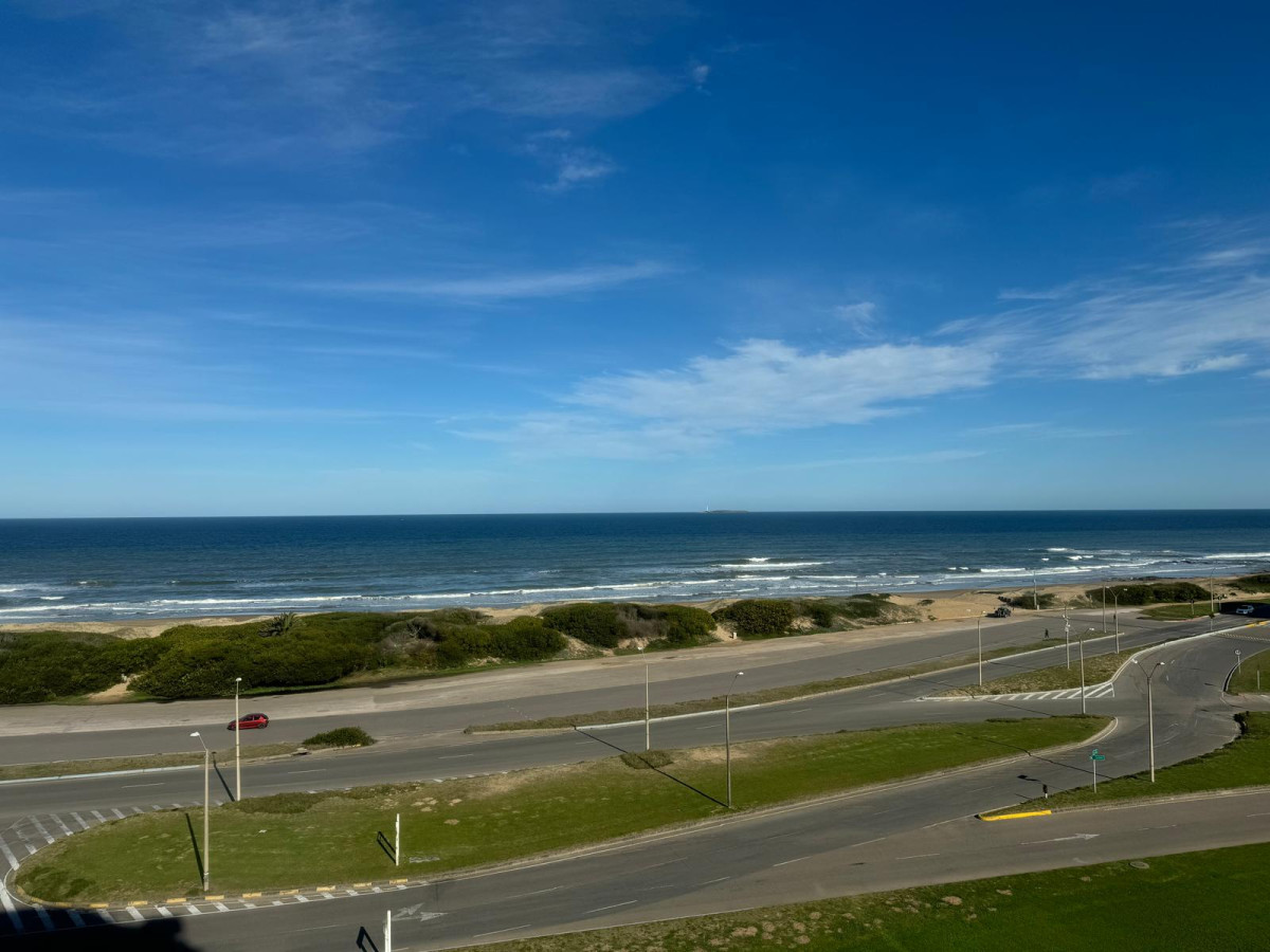 Apartamento en Venta de 3 dormitorios en Punta del este , Playa Brava , Torre Nueva York , Vista al mar 