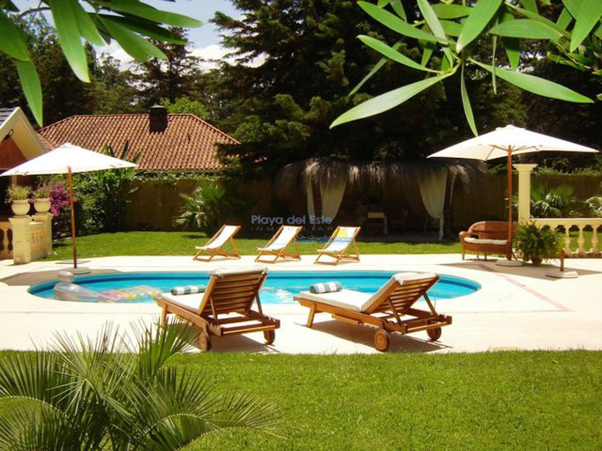 Casa en Beverly Hills, 3 dormitorios * - Inmobiliaria Playa del Este