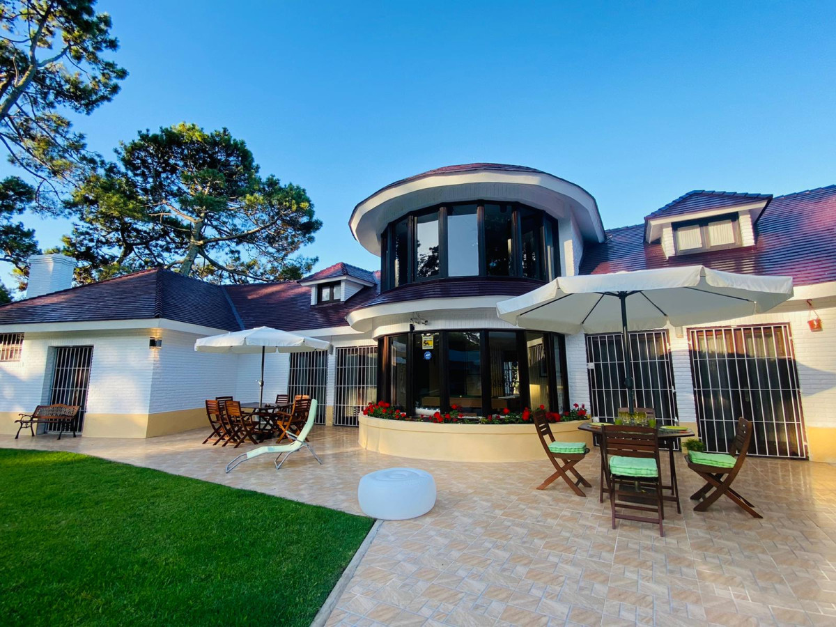 Exclusiva casa en Zona Cantegril , Punta del este 