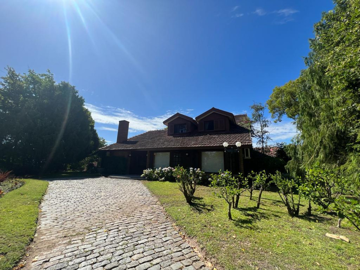 Exclusiva Casa de 12 dormitorios en Punta del este . Beverly Hills 