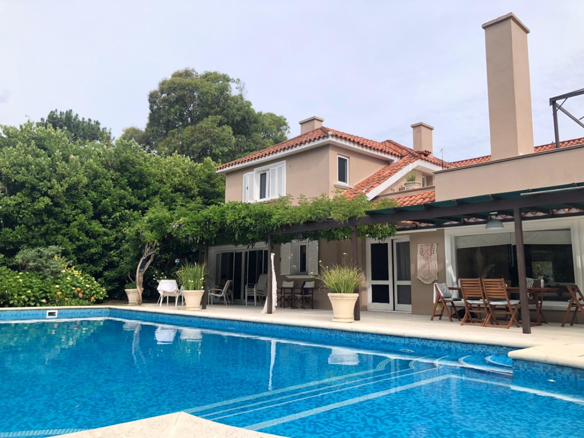 Casa en Venta de 7 dormitorios en Punta del este , Playa Brava 