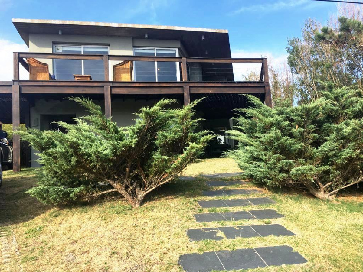 Casa en Venta de 5 Dormitorios en La Barra , El Chorro , Punta del este 