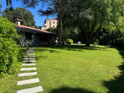 Casas en Venta de 4 dormitorios en San Rafael , Punta del este , Reciclada , Piscina , Barbacoa 