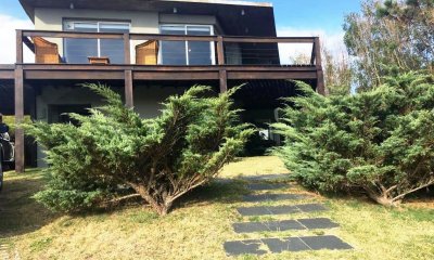 Casa en Alquiler de 5 Dormitorios en La Barra , El Chorro , Punta del este