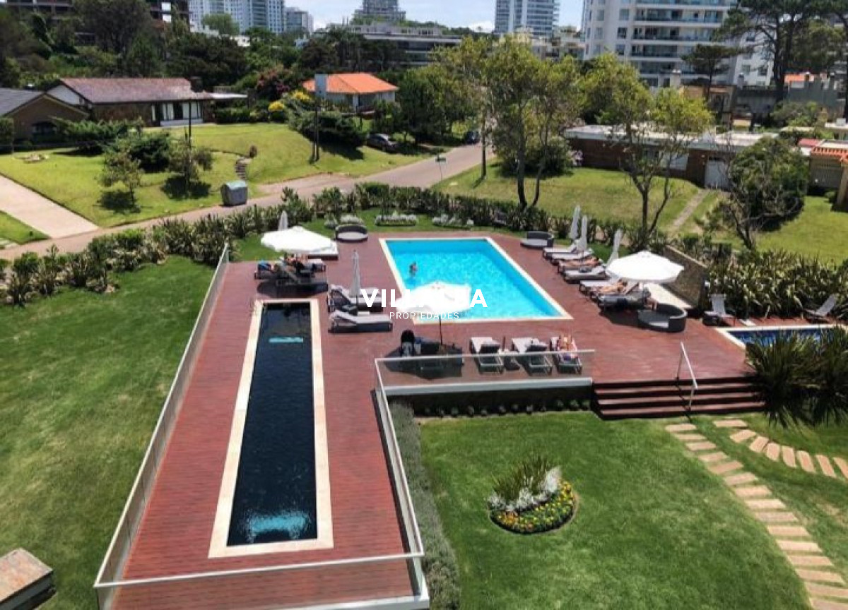 Apartamento ID.4576 - Venta de apartamento en Icon Brava Tower · Punta del Este.