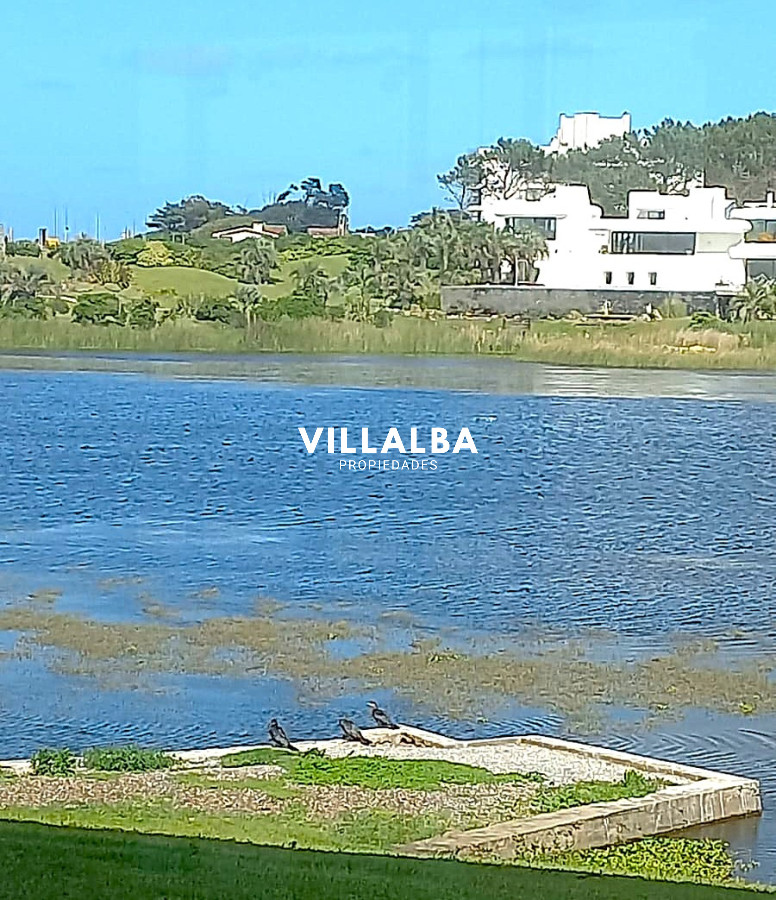Apartamento ID.4909 - Apartamento en venta 2 Dorm y 2 Baños Parrillero y Estufa | Laguna del Diario, Punta del Este