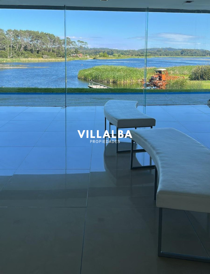 Apartamento ID.4685 - Penthouse en Venta en Terrazas de la Laguna sobre el lago frente al mar.