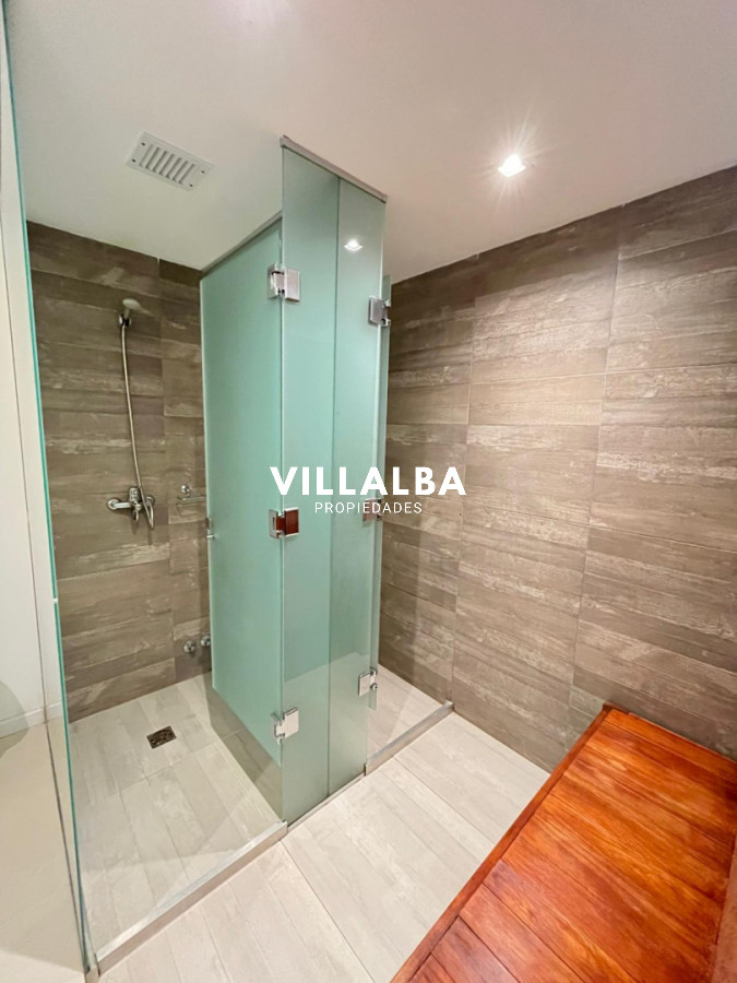 Apartamento ID.4576 - Venta de apartamento en Icon Brava Tower · Punta del Este.