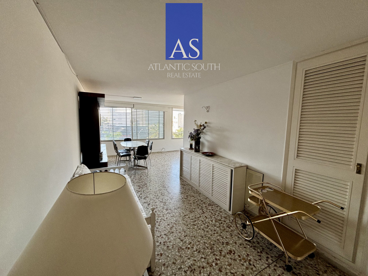Apartamento ID.4761 - Edificio sobre Gorlero | 2 Dormitorios en el Corazón de la Península