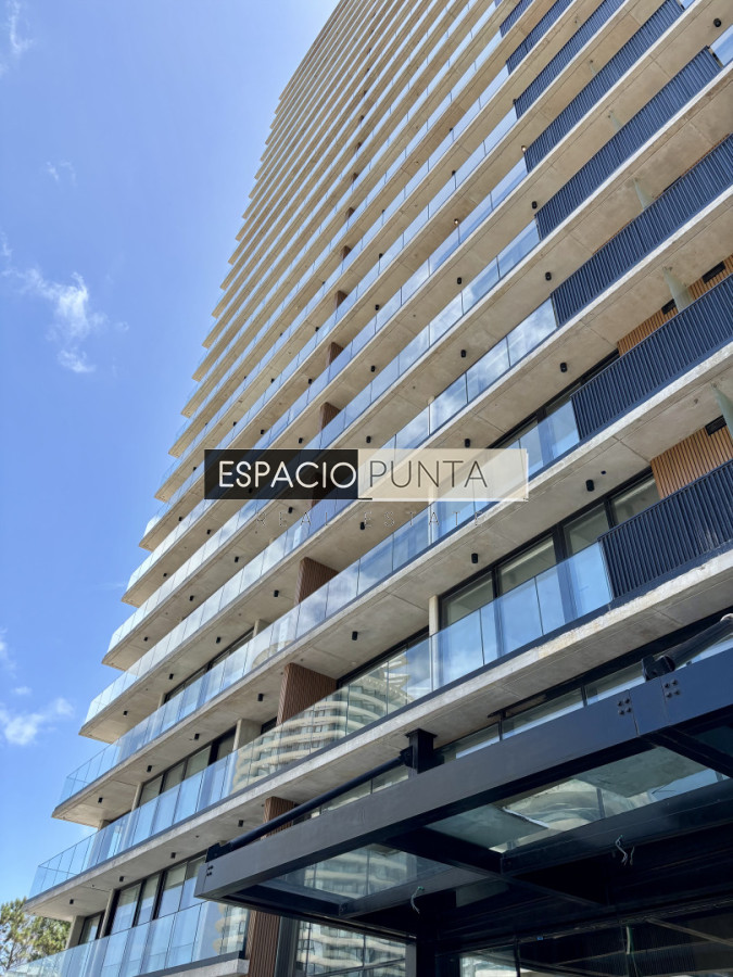 Apartamento ID.4696 - TORRES DEL ESTE | 2 dorm 2 baños desarrollo de lujo en Av. Chiverta, Punta del Este