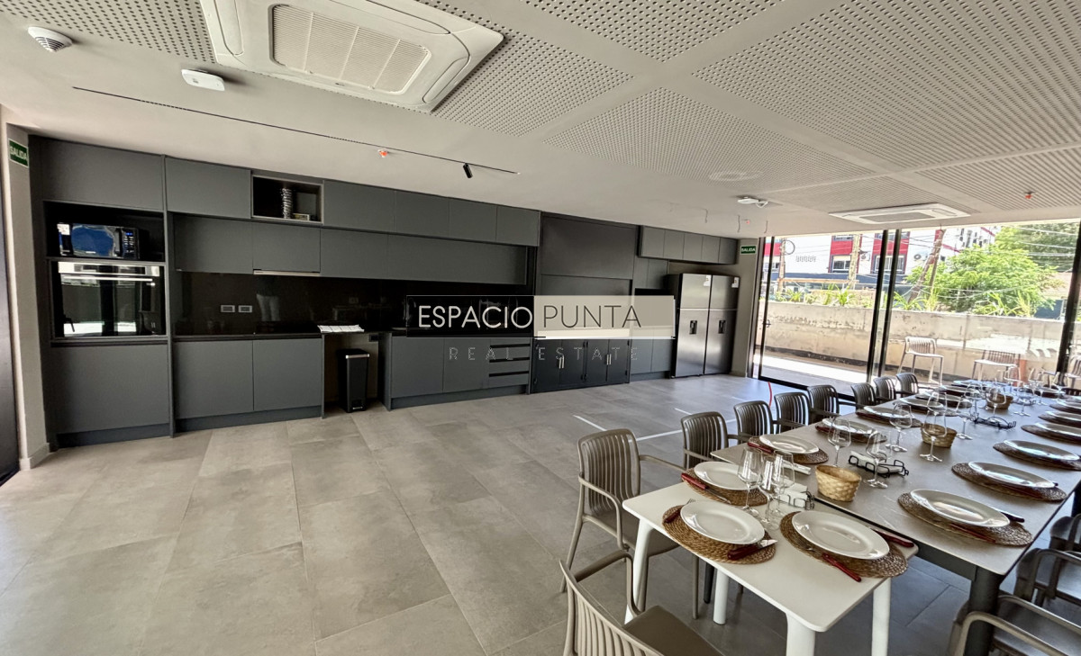 Apartamento ID.4696 - TORRES DEL ESTE | 2 dorm 2 baños desarrollo de lujo en Av. Chiverta, Punta del Este
