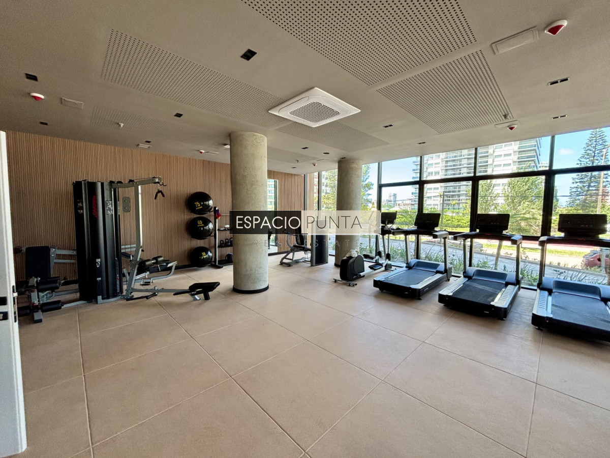 Apartamento ID.4696 - TORRES DEL ESTE | 2 dorm 2 baños desarrollo de lujo en Av. Chiverta, Punta del Este