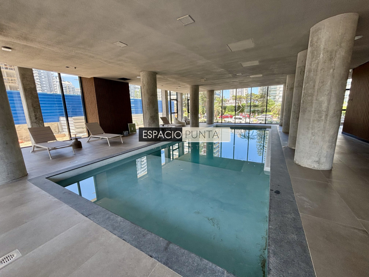 Apartamento ID.4696 - TORRES DEL ESTE | 2 dorm 2 baños desarrollo de lujo en Av. Chiverta, Punta del Este
