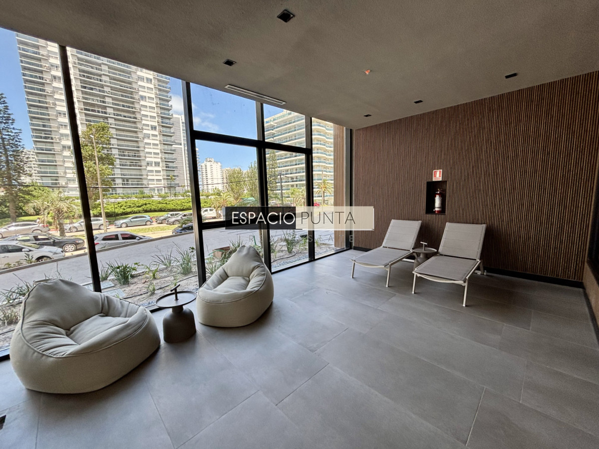 Apartamento ID.4696 - TORRES DEL ESTE | 2 dorm 2 baños desarrollo de lujo en Av. Chiverta, Punta del Este