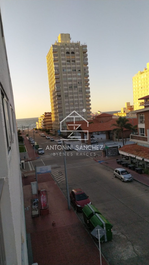 Apartamento ID.3102 - Apartamento en venta de dos dormitorios y dos baños