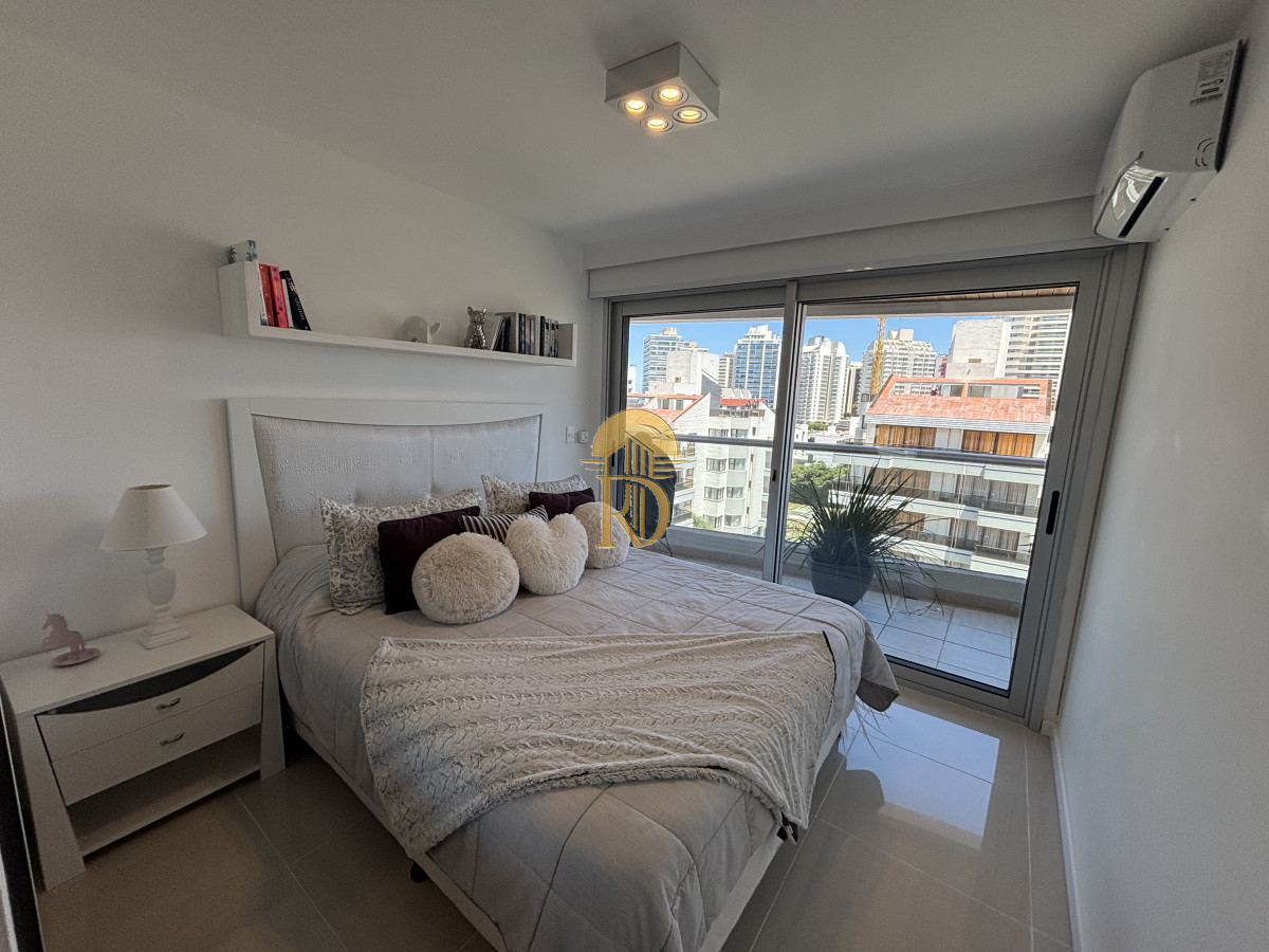 Apartamento en Venta a 50 metros de Playa Brava -id-425