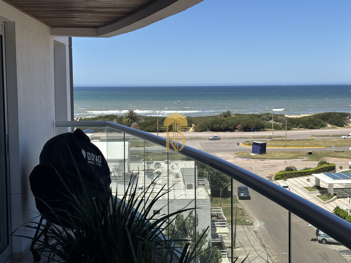 Apartamento en Venta a 50 metros de Playa Brava -id-425