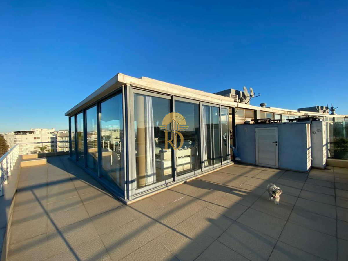 Penthouse en Venta en Terrazas de la Laguna sobre el lago frente al mar. -id-485-7