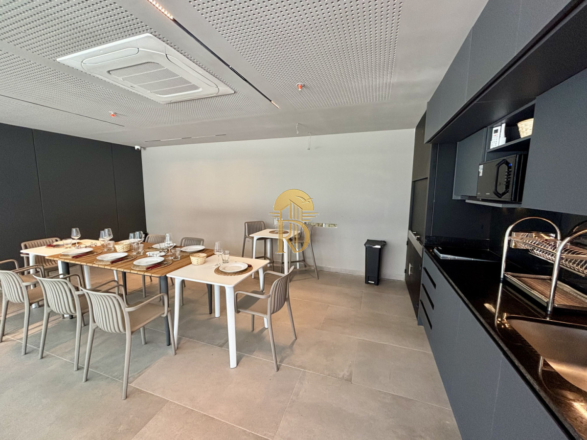 TORRES DEL ESTE | 2 dorm 2 baños desarrollo de lujo en Av. Chiverta, Punta del Este -id-703-22