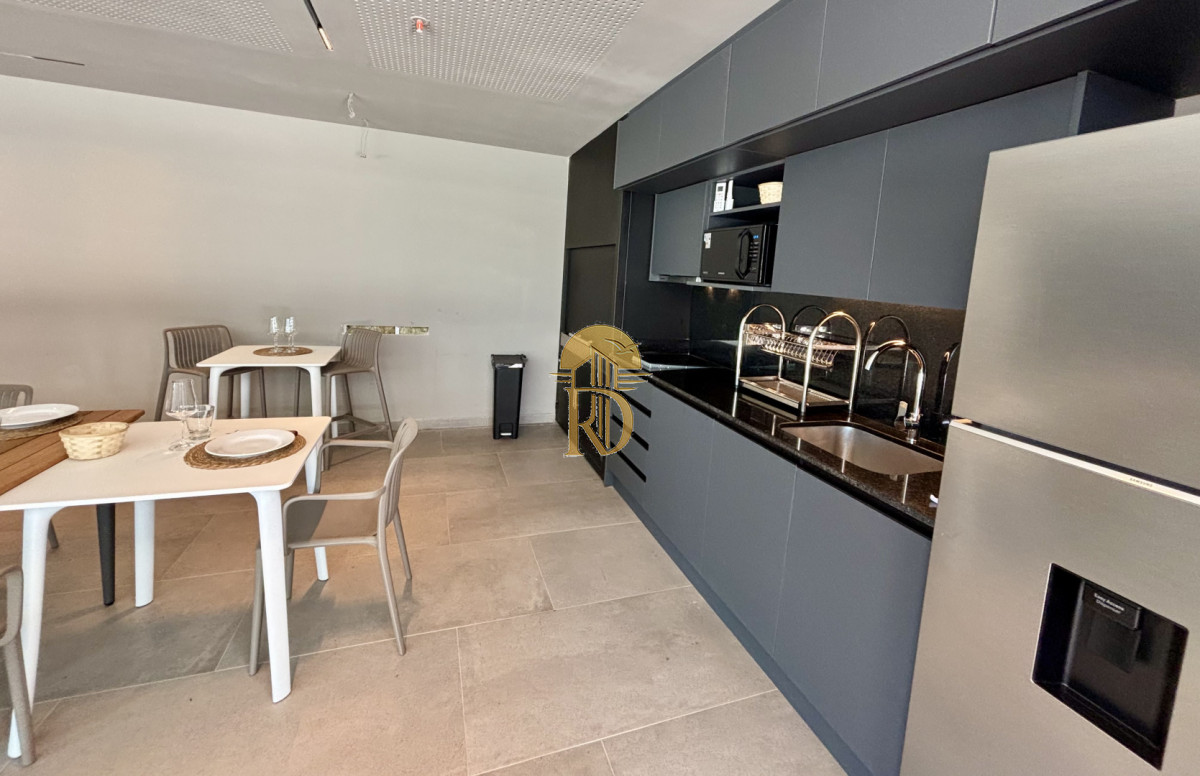 TORRES DEL ESTE | 2 dorm 2 baños desarrollo de lujo en Av. Chiverta, Punta del Este -id-703-21