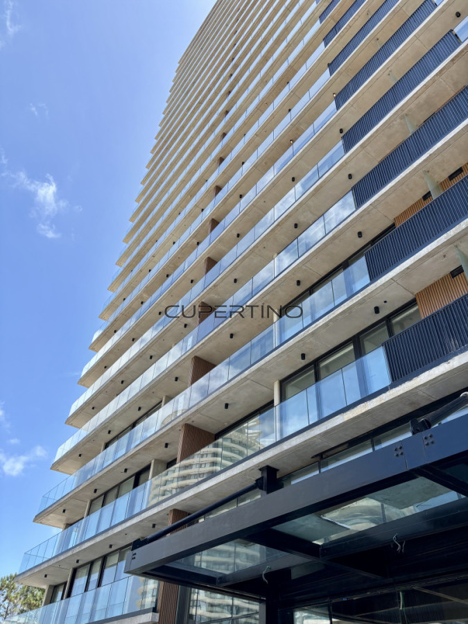 Apartamento ID.632 - TORRES DEL ESTE | 2 dorm 2 baños desarrollo de lujo en Av. Chiverta, Punta del Este