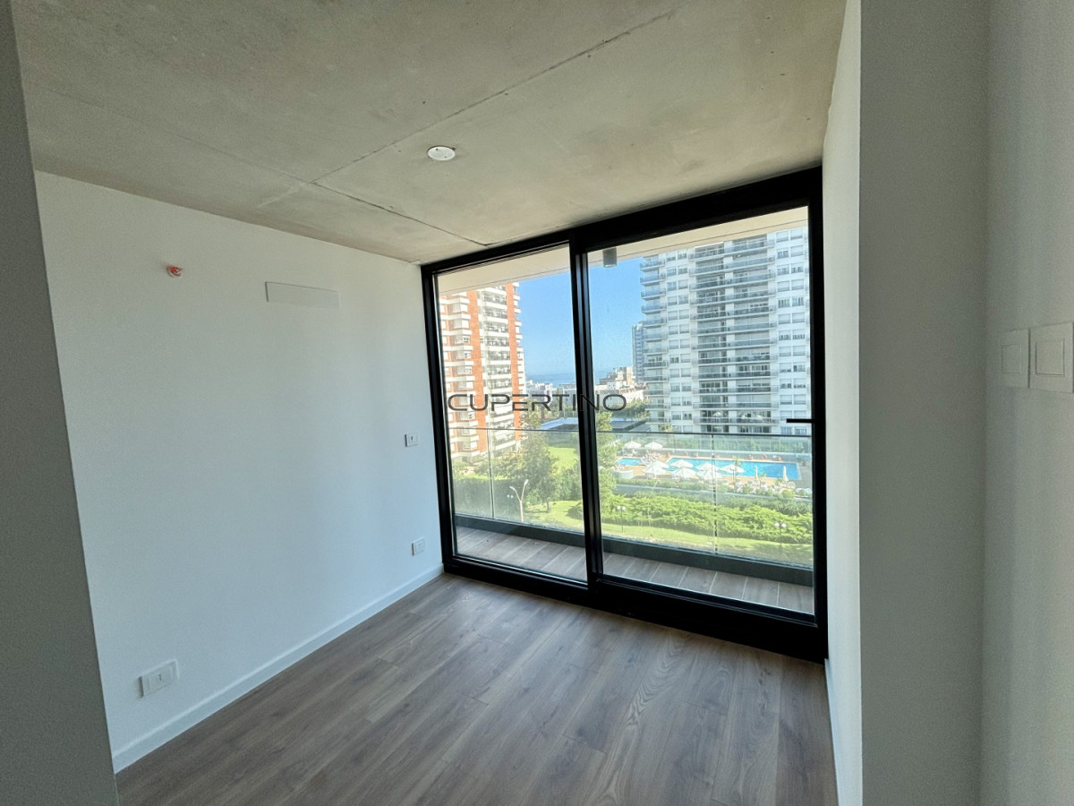 Apartamento ID.632 - TORRES DEL ESTE | 2 dorm 2 baños desarrollo de lujo en Av. Chiverta, Punta del Este