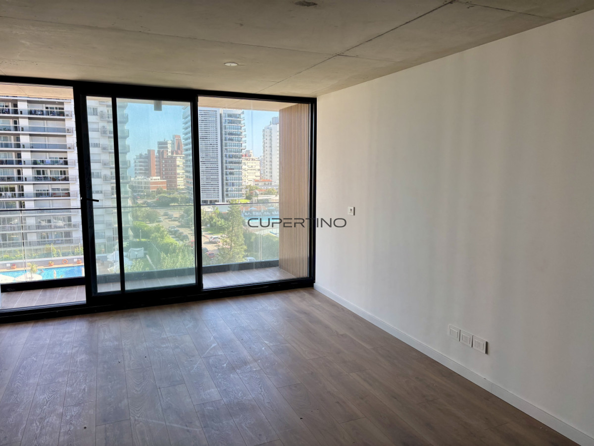 Apartamento ID.632 - TORRES DEL ESTE | 2 dorm 2 baños desarrollo de lujo en Av. Chiverta, Punta del Este