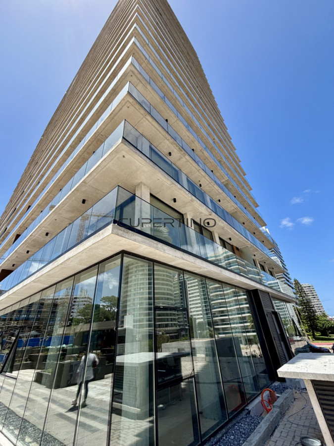 Apartamento ID.632 - TORRES DEL ESTE | 2 dorm 2 baños desarrollo de lujo en Av. Chiverta, Punta del Este