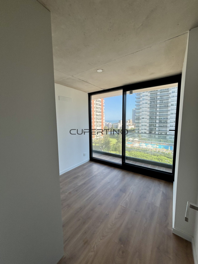 Apartamento ID.632 - TORRES DEL ESTE | 2 dorm 2 baños desarrollo de lujo en Av. Chiverta, Punta del Este