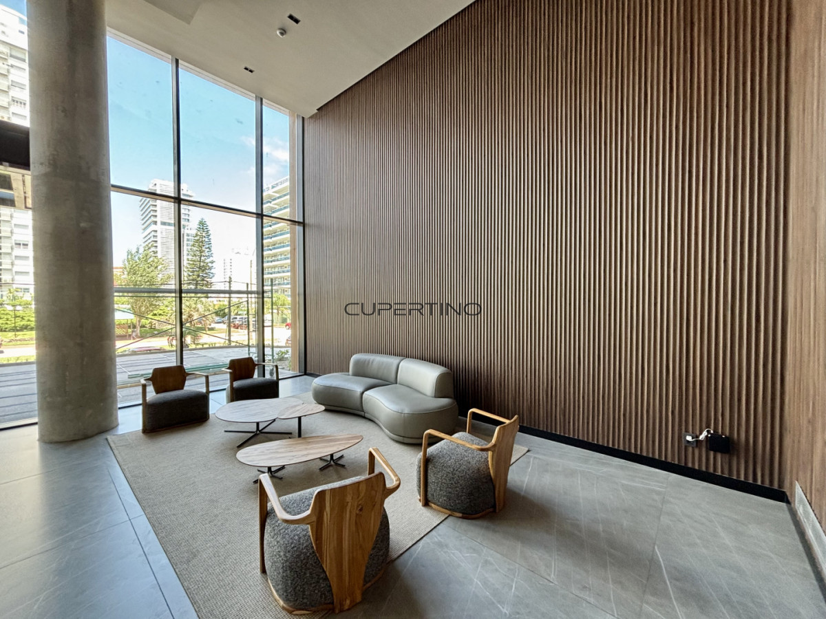 Apartamento ID.632 - TORRES DEL ESTE | 2 dorm 2 baños desarrollo de lujo en Av. Chiverta, Punta del Este