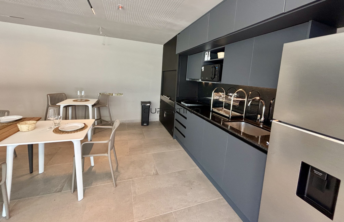 Apartamento ID.632 - TORRES DEL ESTE | 2 dorm 2 baños desarrollo de lujo en Av. Chiverta, Punta del Este
