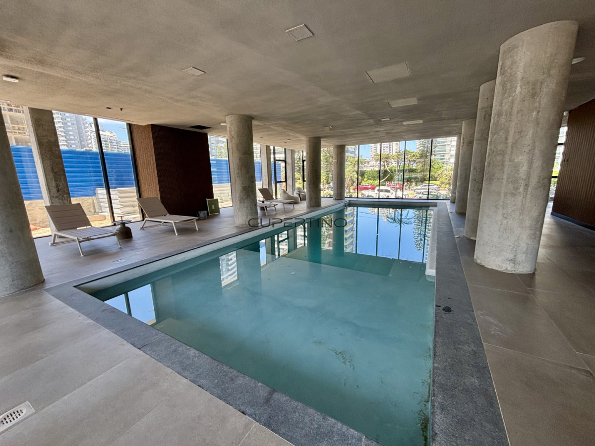 Apartamento ID.632 - TORRES DEL ESTE | 2 dorm 2 baños desarrollo de lujo en Av. Chiverta, Punta del Este