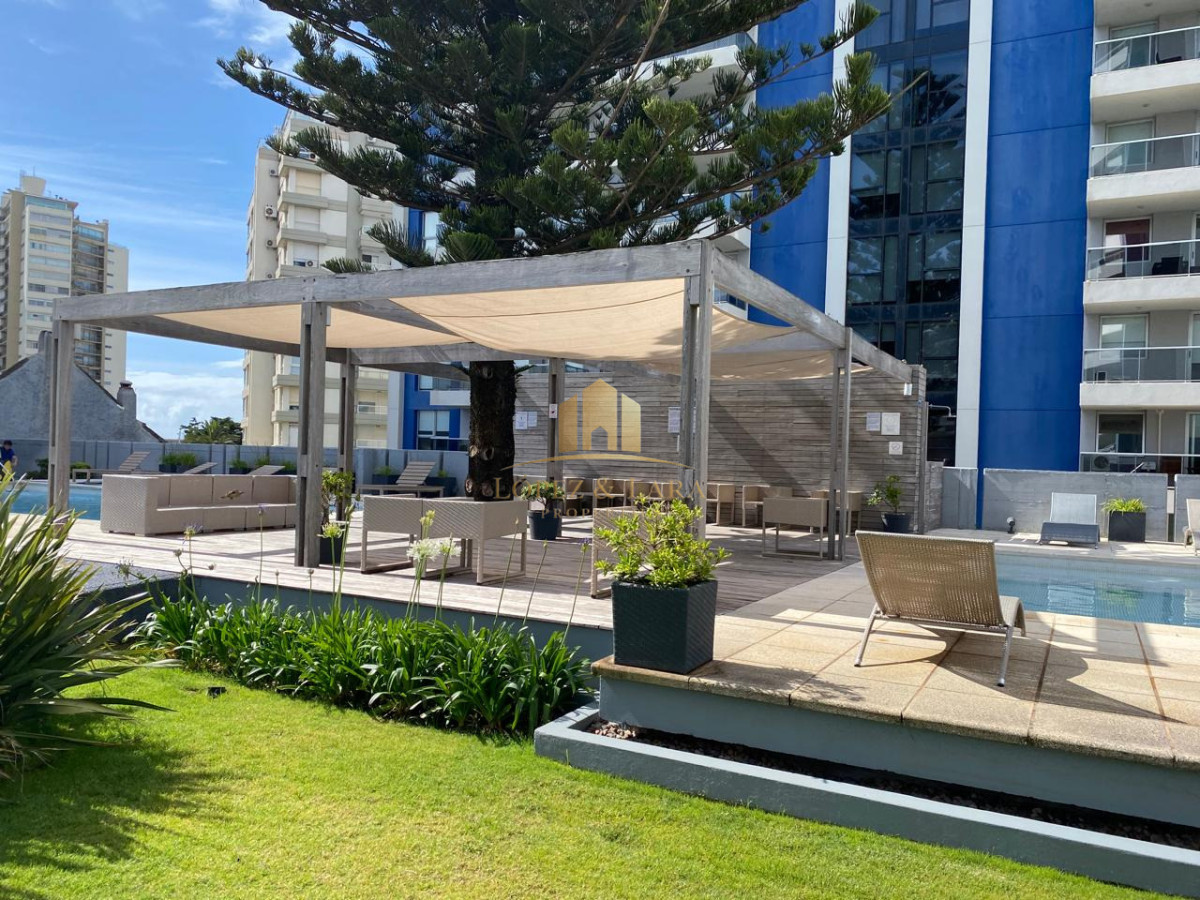 Apartamento ID.247 - Apartamento amplio de categoría con vista a Playa Mansa y Playa Brava