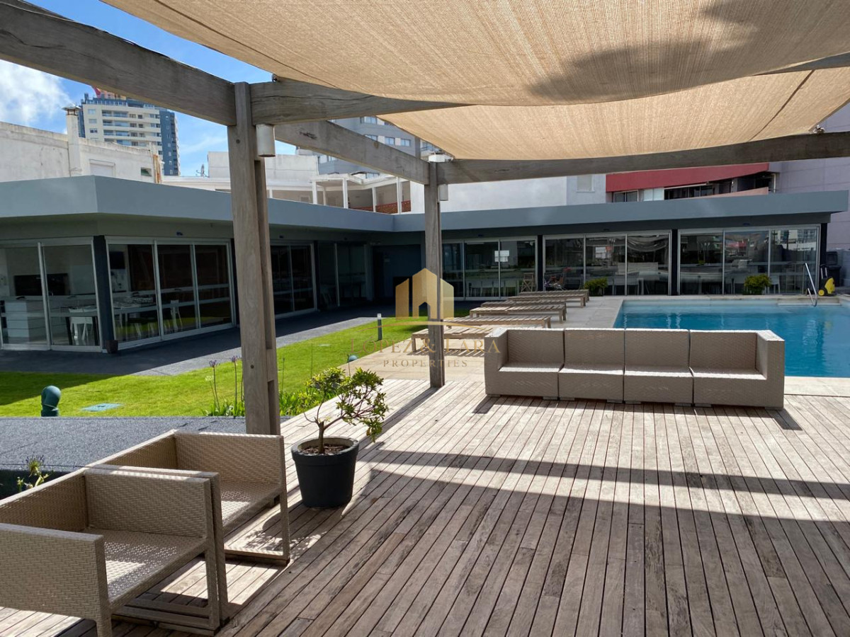 Apartamento ID.247 - Apartamento amplio de categoría con vista a Playa Mansa y Playa Brava