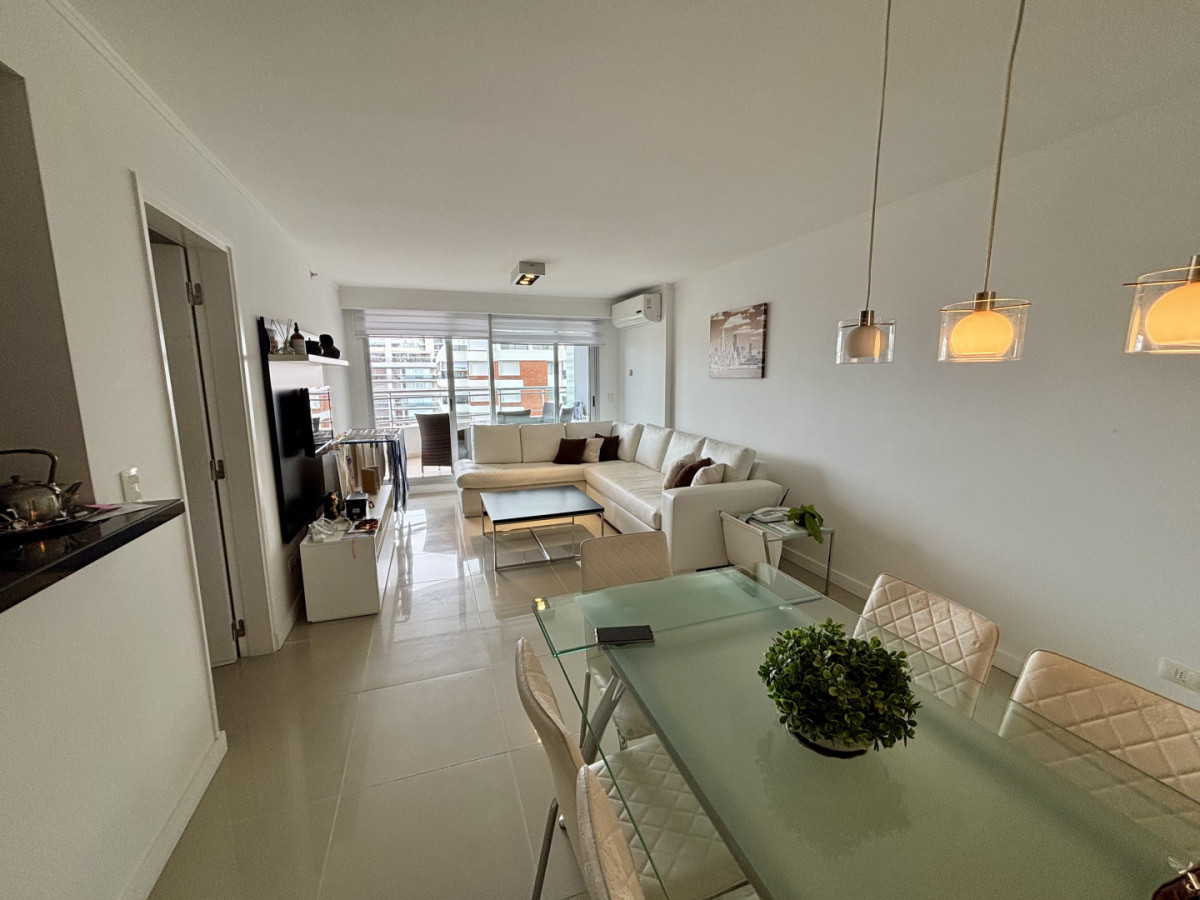 Apartamento ID.21098733 - Apartamento amplio de categoría con vista a Playa Mansa y Playa Brava