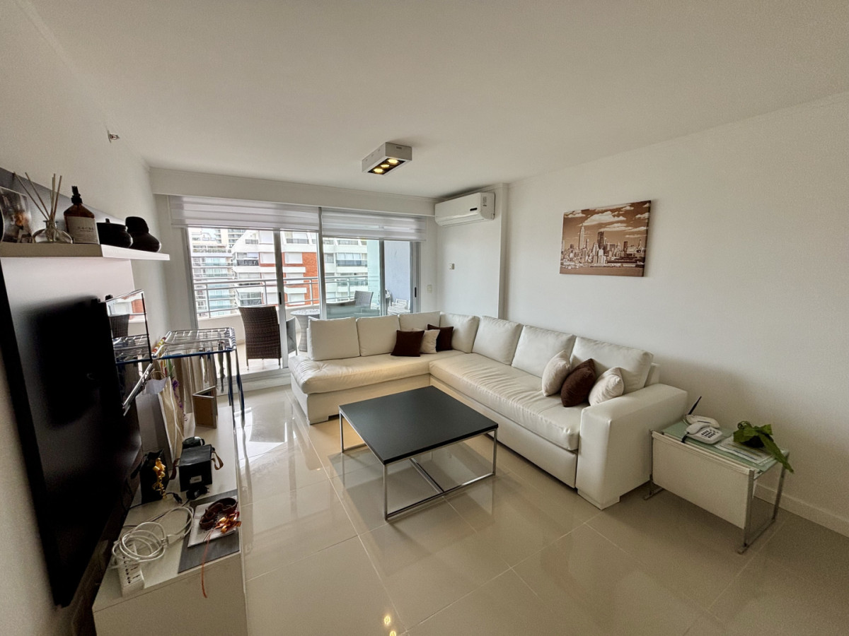 Apartamento ID.21098733 - Apartamento amplio de categoría con vista a Playa Mansa y Playa Brava