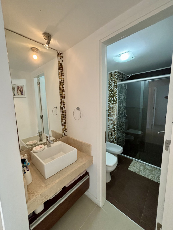 Apartamento ID.21098733 - Apartamento amplio de categoría con vista a Playa Mansa y Playa Brava